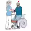 Bild som beskriver hur en vårdpersonal hjälp en patient att resa sig från rullstol med hjälp av en plattform. 