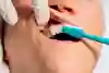 Bild som visar tandborstning liggande, till bildspel